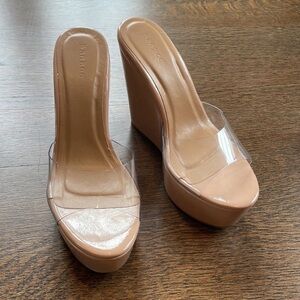 NWOT bamboo clear strap nude wedge